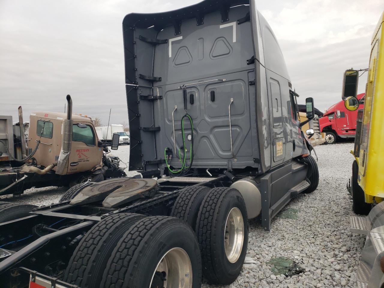 Lot #3317776073 2025 FREIGHTLINER CASCADIA 1