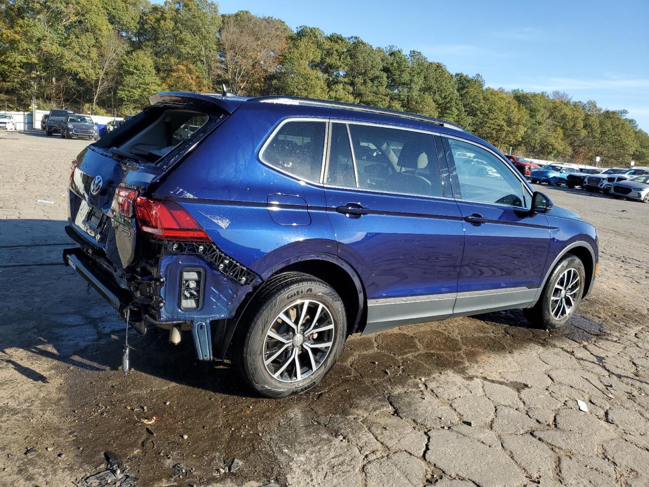 VOLKSWAGEN TIGUAN SE