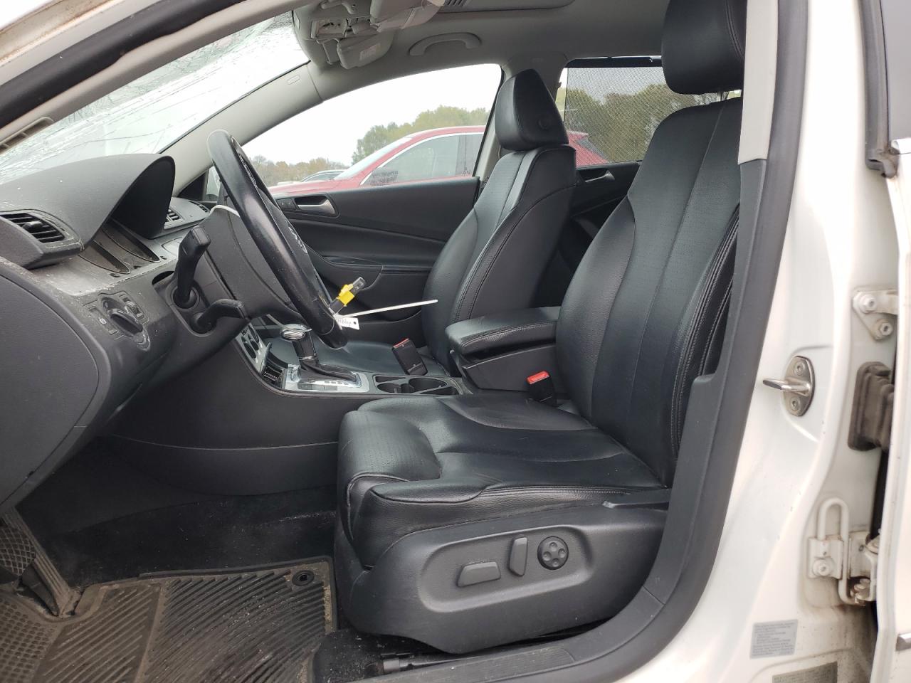 VOLKSWAGEN PASSAT KOMFORT