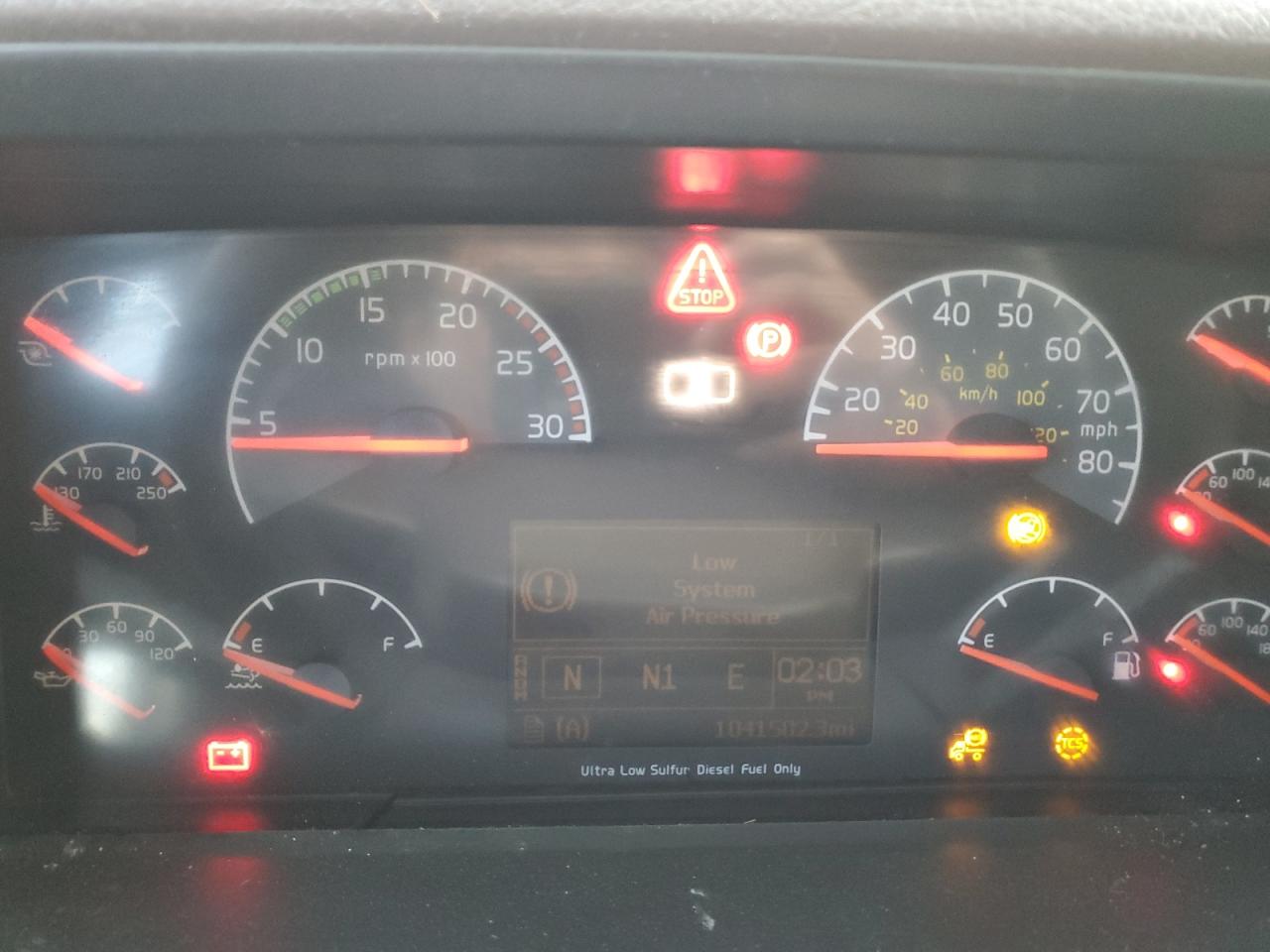 Lot #3290372770 2016 VOLVO VNL