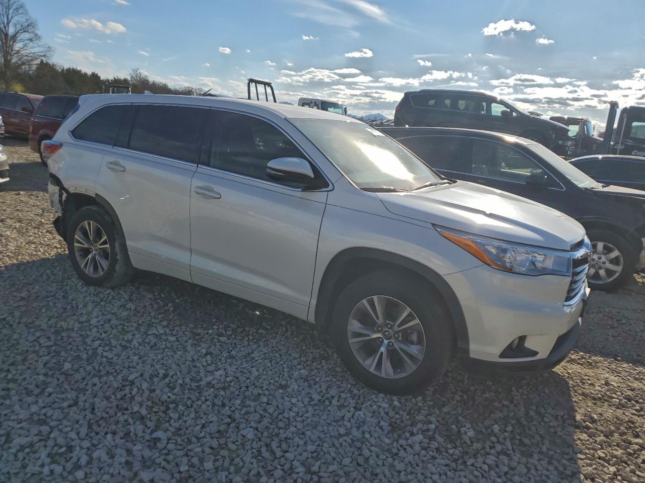 TOYOTA HIGHLANDER LE