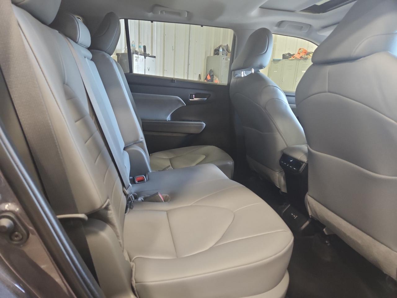 TOYOTA HIGHLANDER HYBRID XLE