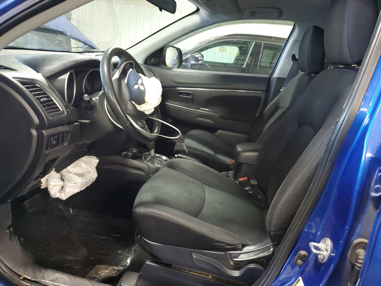 MITSUBISHI OUTLANDER ES