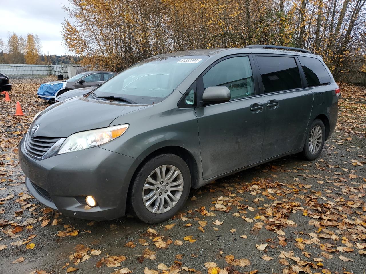 TOYOTA SIENNA XLE