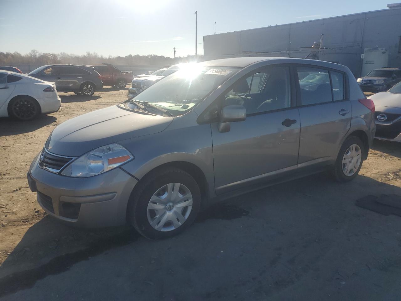 NISSAN VERSA S