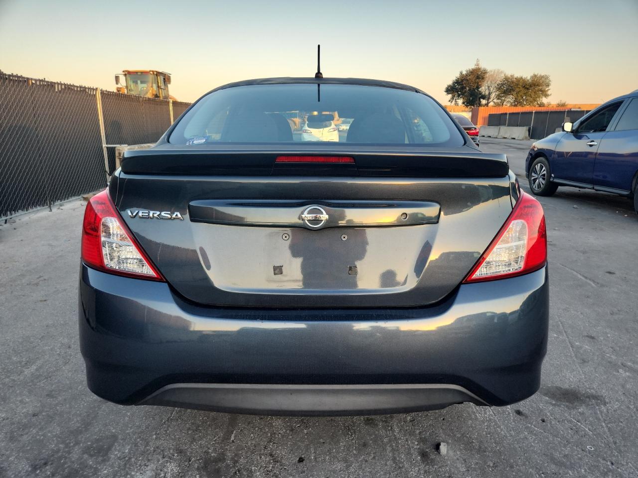 NISSAN VERSA S