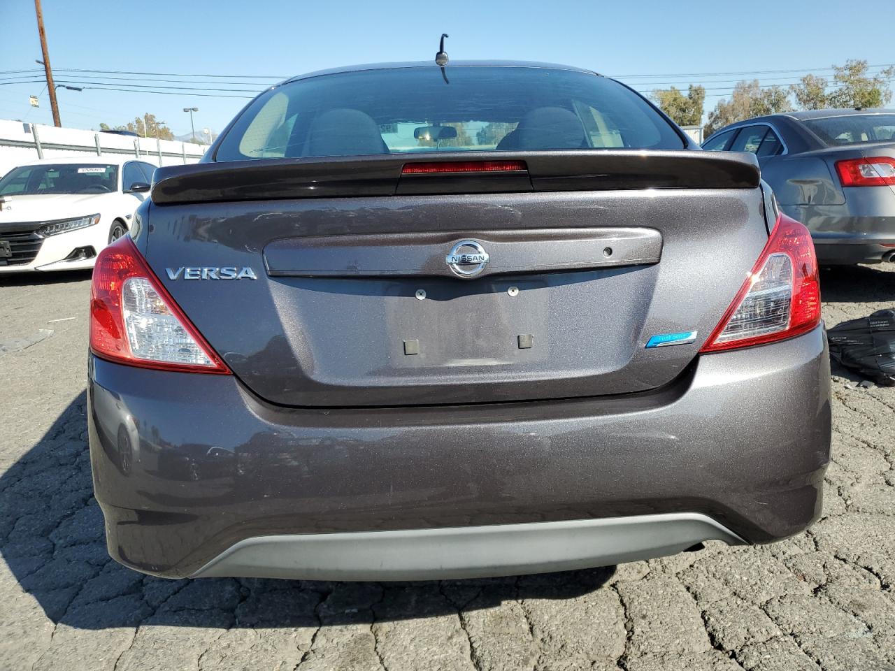 NISSAN VERSA S