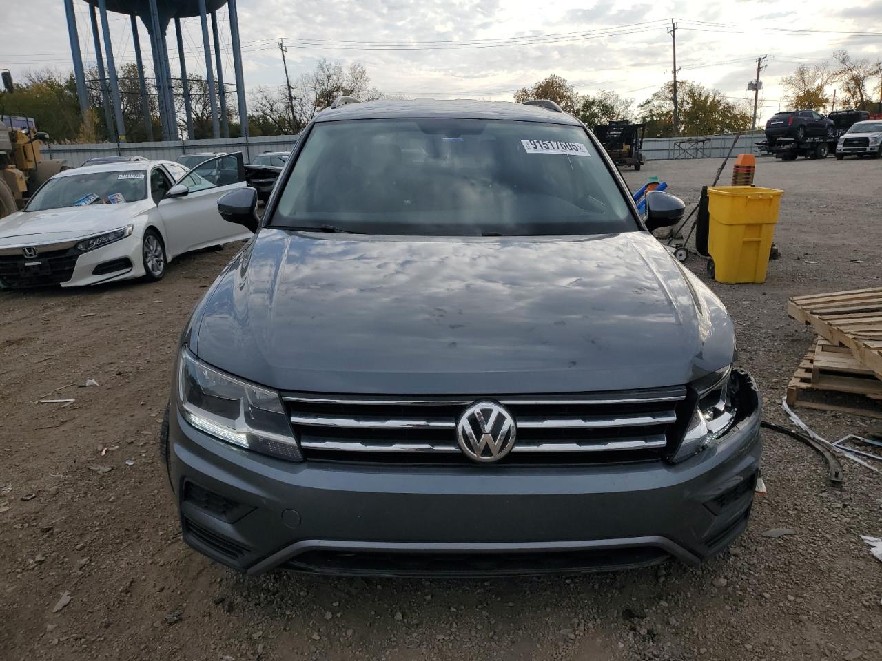 VOLKSWAGEN TIGUAN SE