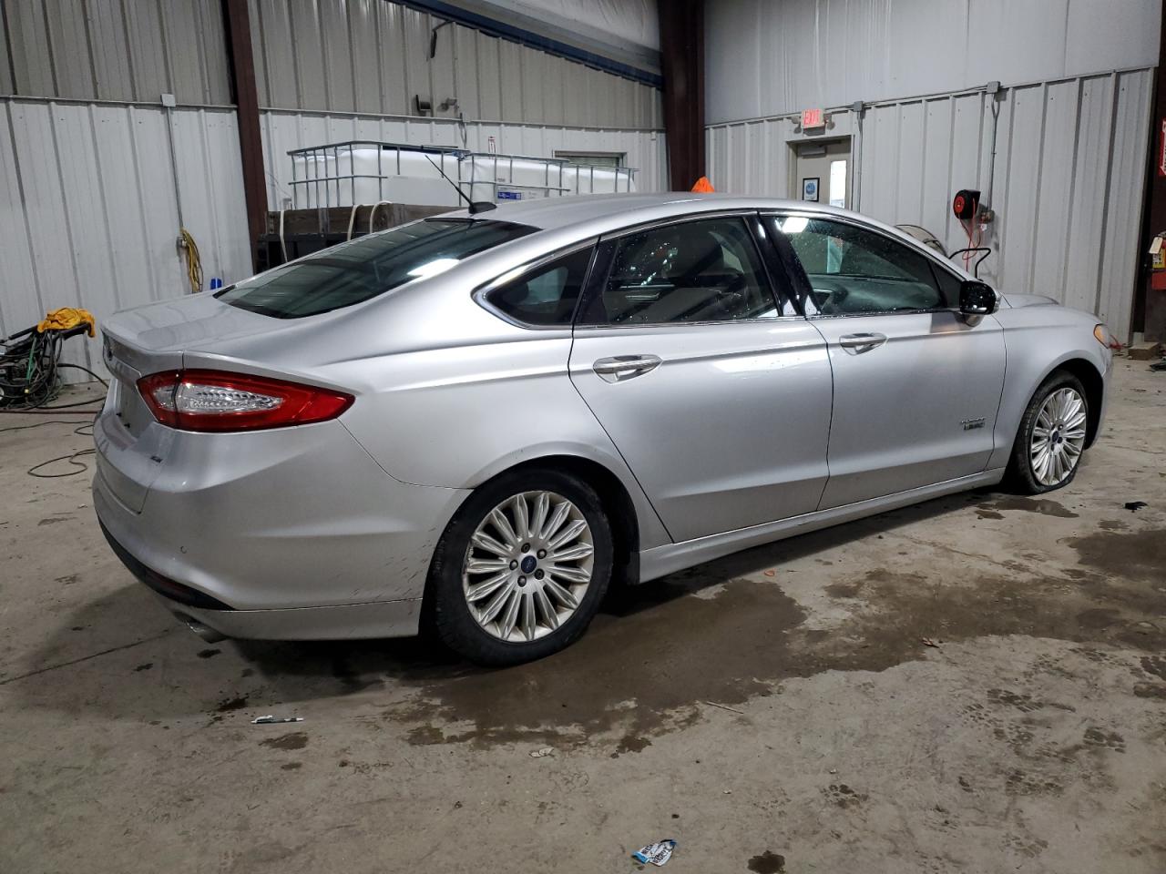 Lot #3309604567 2016 FORD FUSION SE