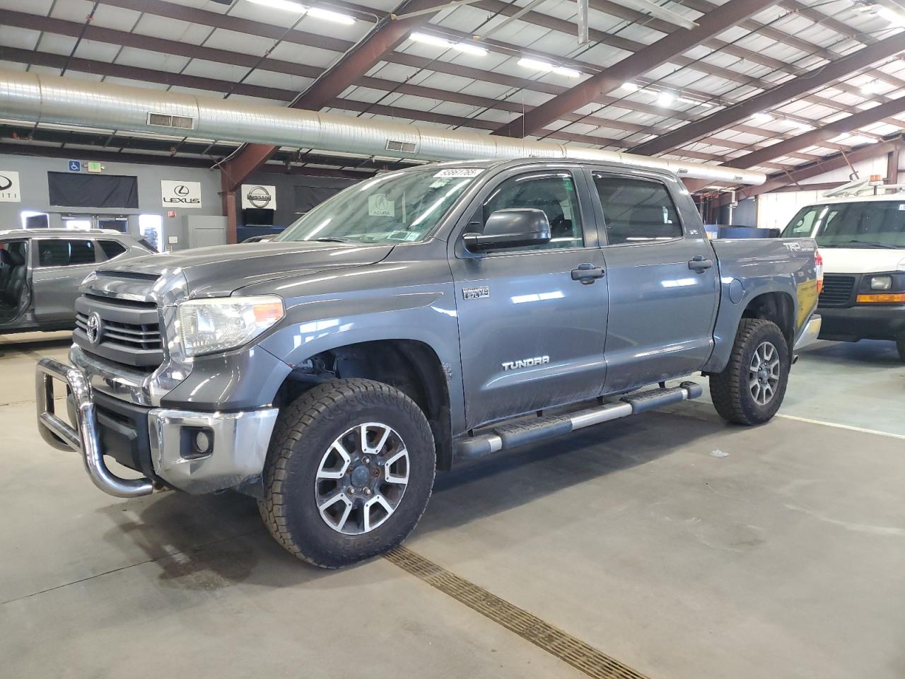 TOYOTA TUNDRA CREWMAX SR5