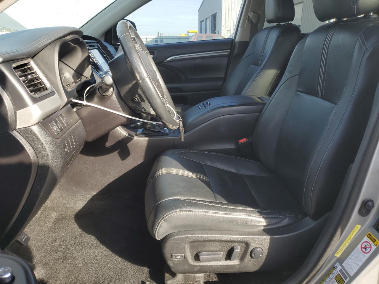 TOYOTA HIGHLANDER SE