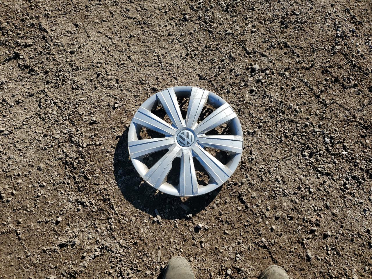 VOLKSWAGEN JETTA BASE