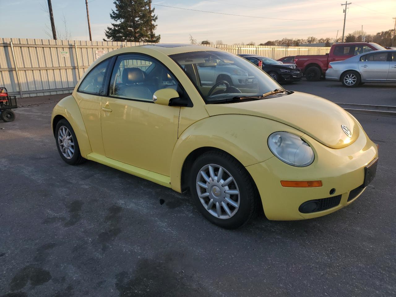 Lot #3286703311 2006 VOLKSWAGEN NEW BEETLE