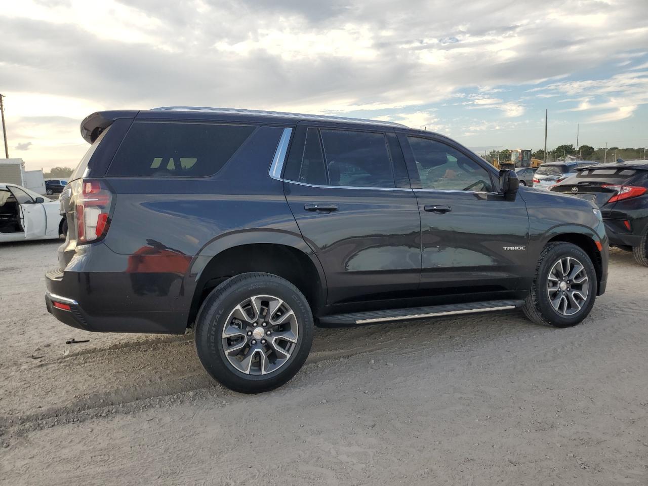 CHEVROLET TAHOE C1500 LS