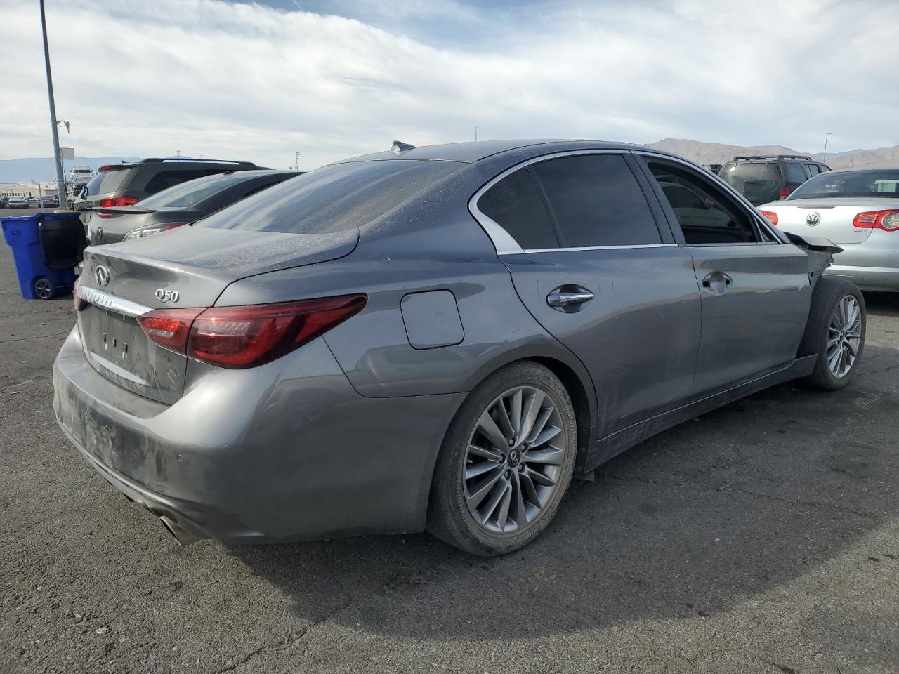 INFINITI Q50 LUXE