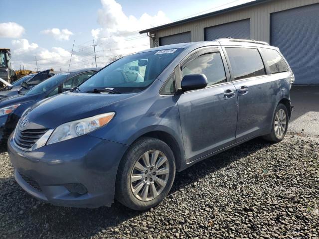TOYOTA SIENNA LE