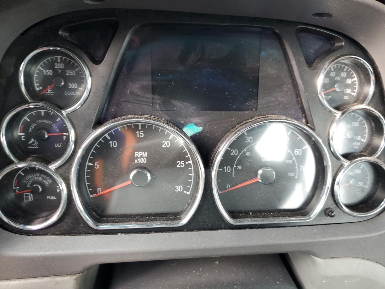 Lot #3296364284 2016 PETERBILT TRACTOR 579