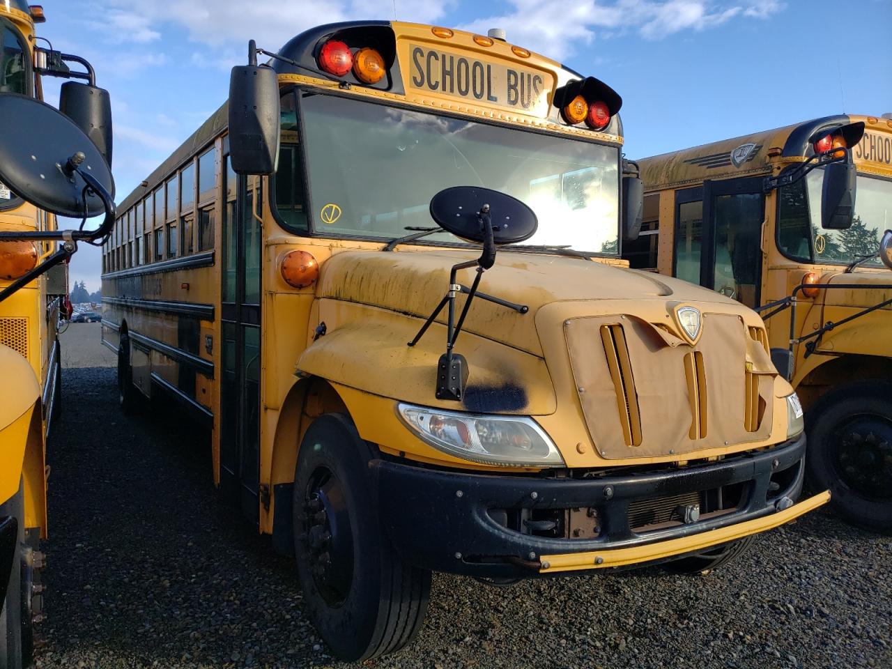 Lot #3279529277 2009 IC CORPORATION 3000 CE