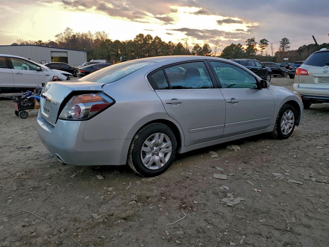 NISSAN ALTIMA BASE