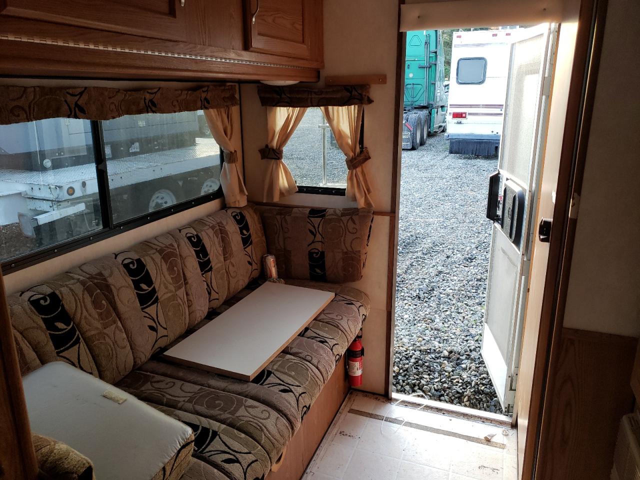 Lot #3287799098 2009 PAST CAMPER