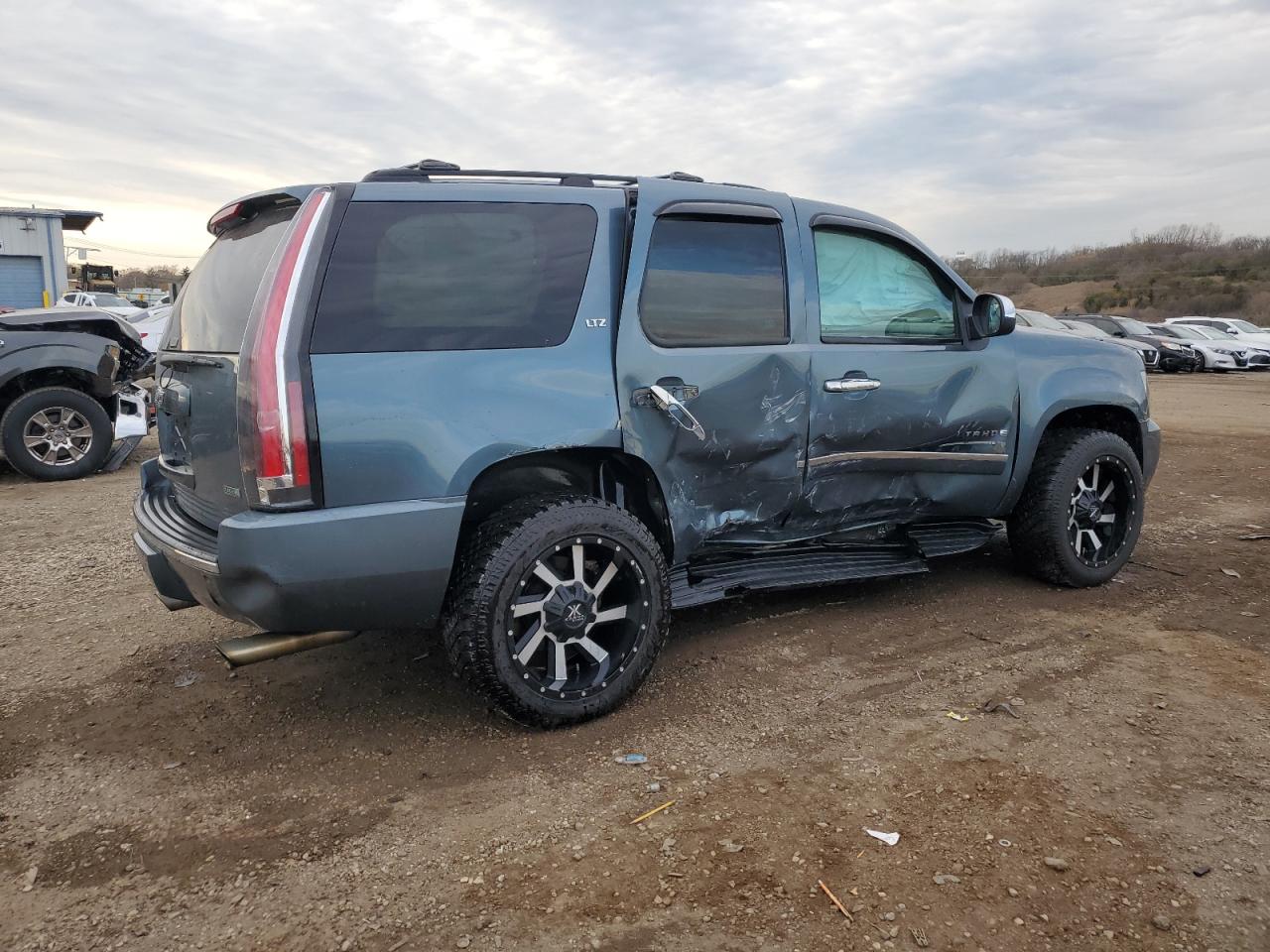 CHEVROLET TAHOE K1500 LTZ