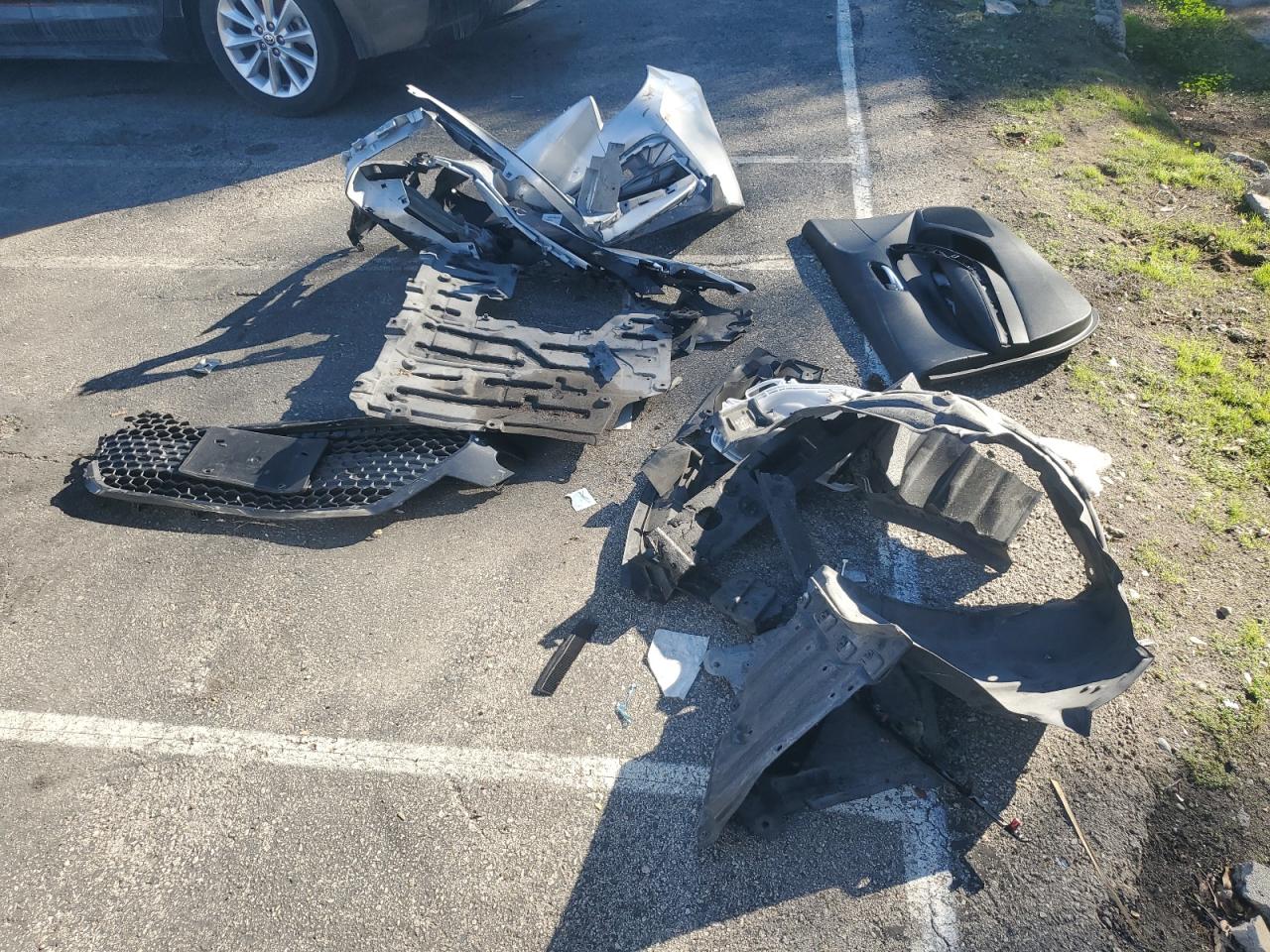 Lot #3316061235 2021 TOYOTA COROLLA SE