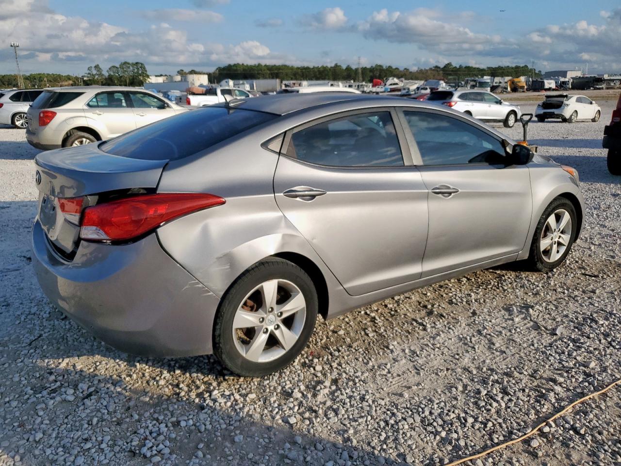 HYUNDAI ELANTRA GLS
