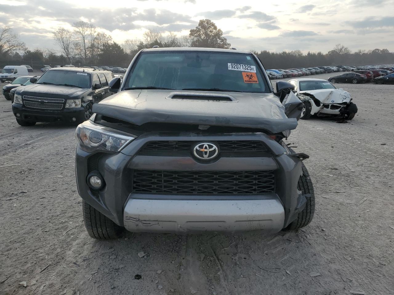 TOYOTA 4RUNNER SR5/SR5 PREMIUM