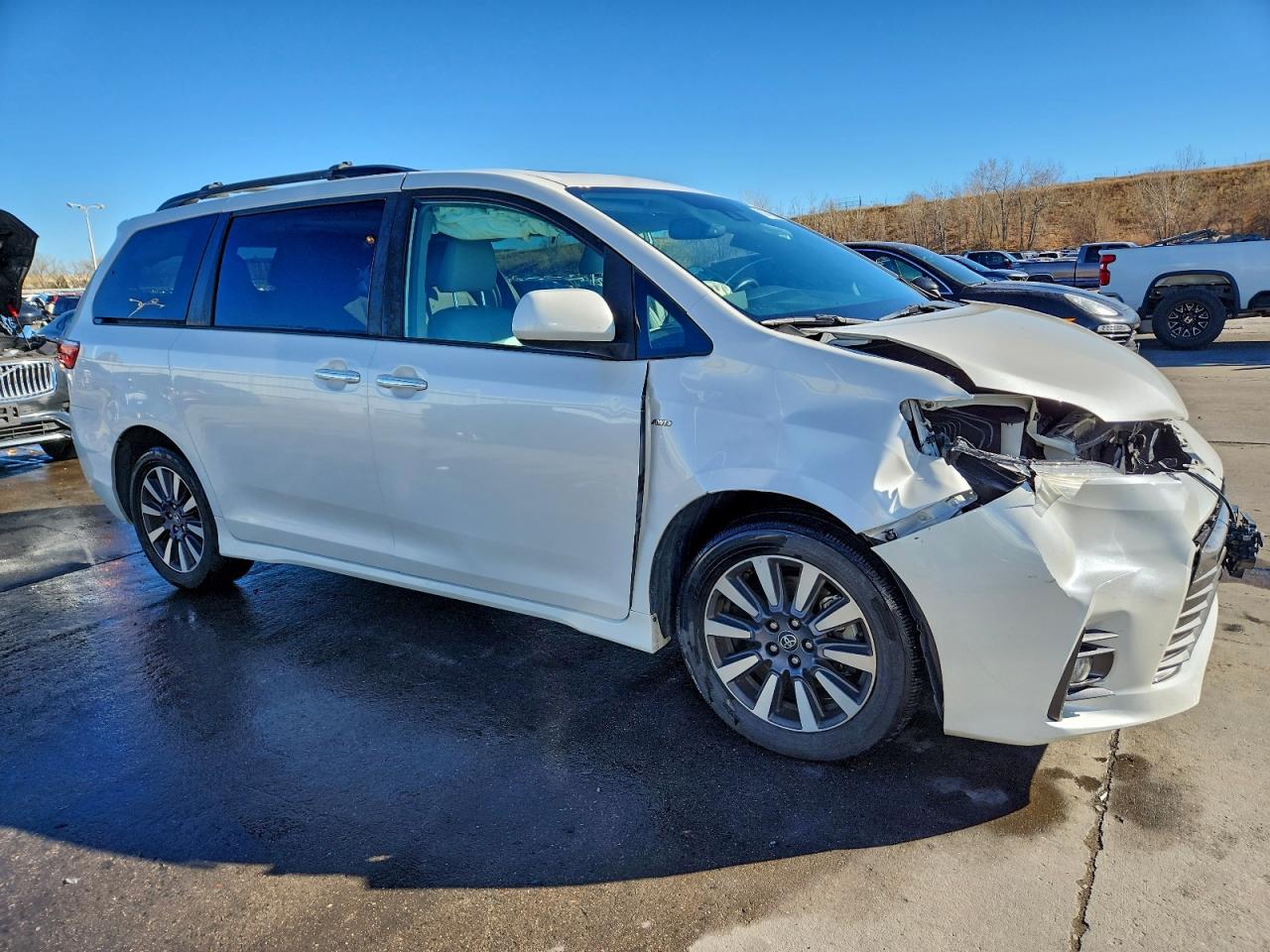 TOYOTA SIENNA XLE