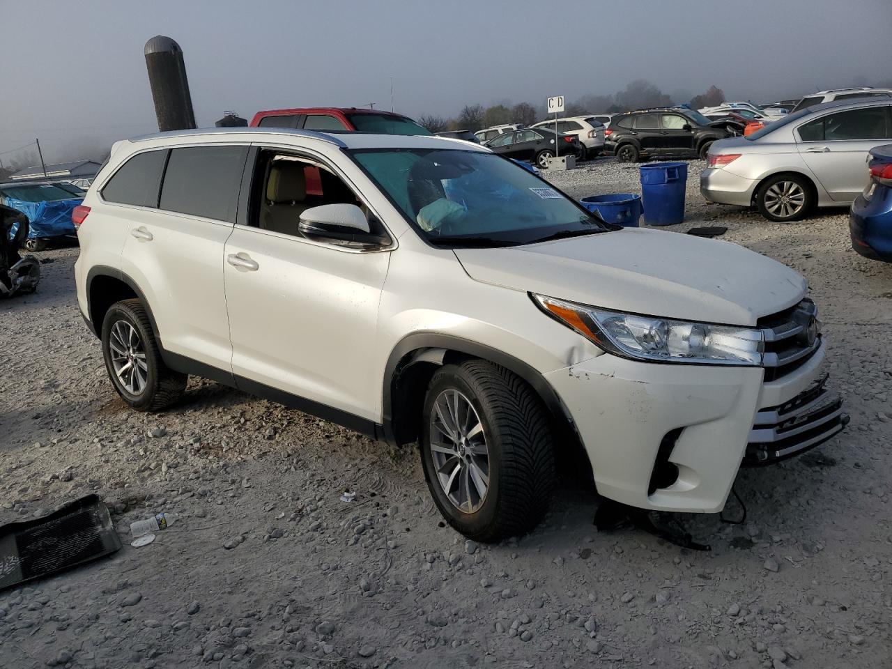 TOYOTA HIGHLANDER SE