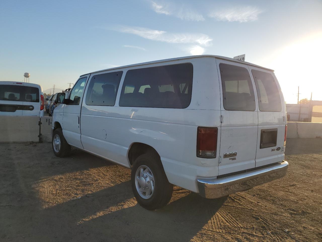 FORD ECONOLINE E350 SUPER DUTY WAGON