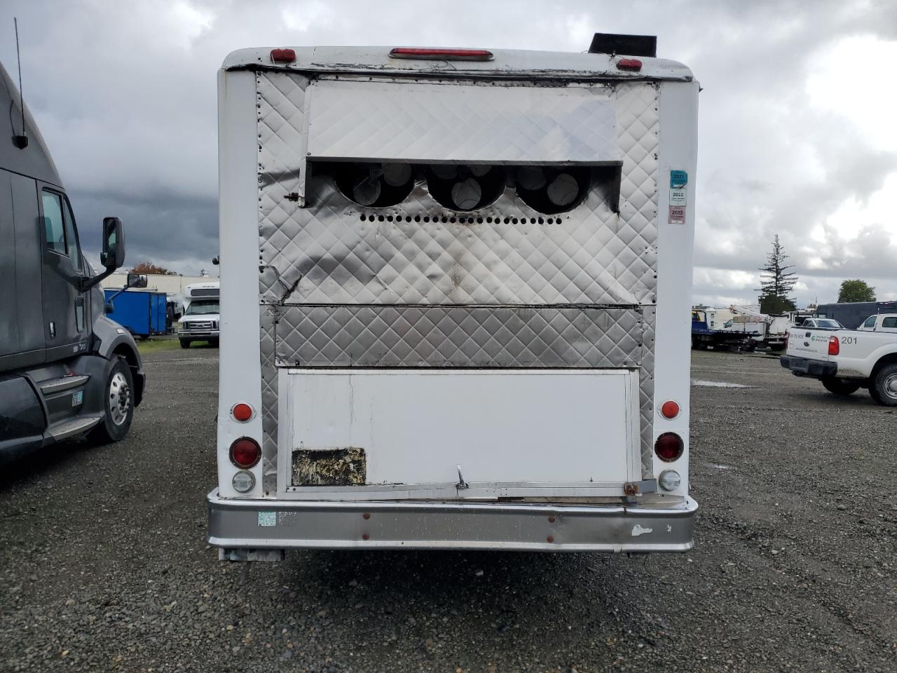 Lot #3293588433 1984 CHEVROLET P30