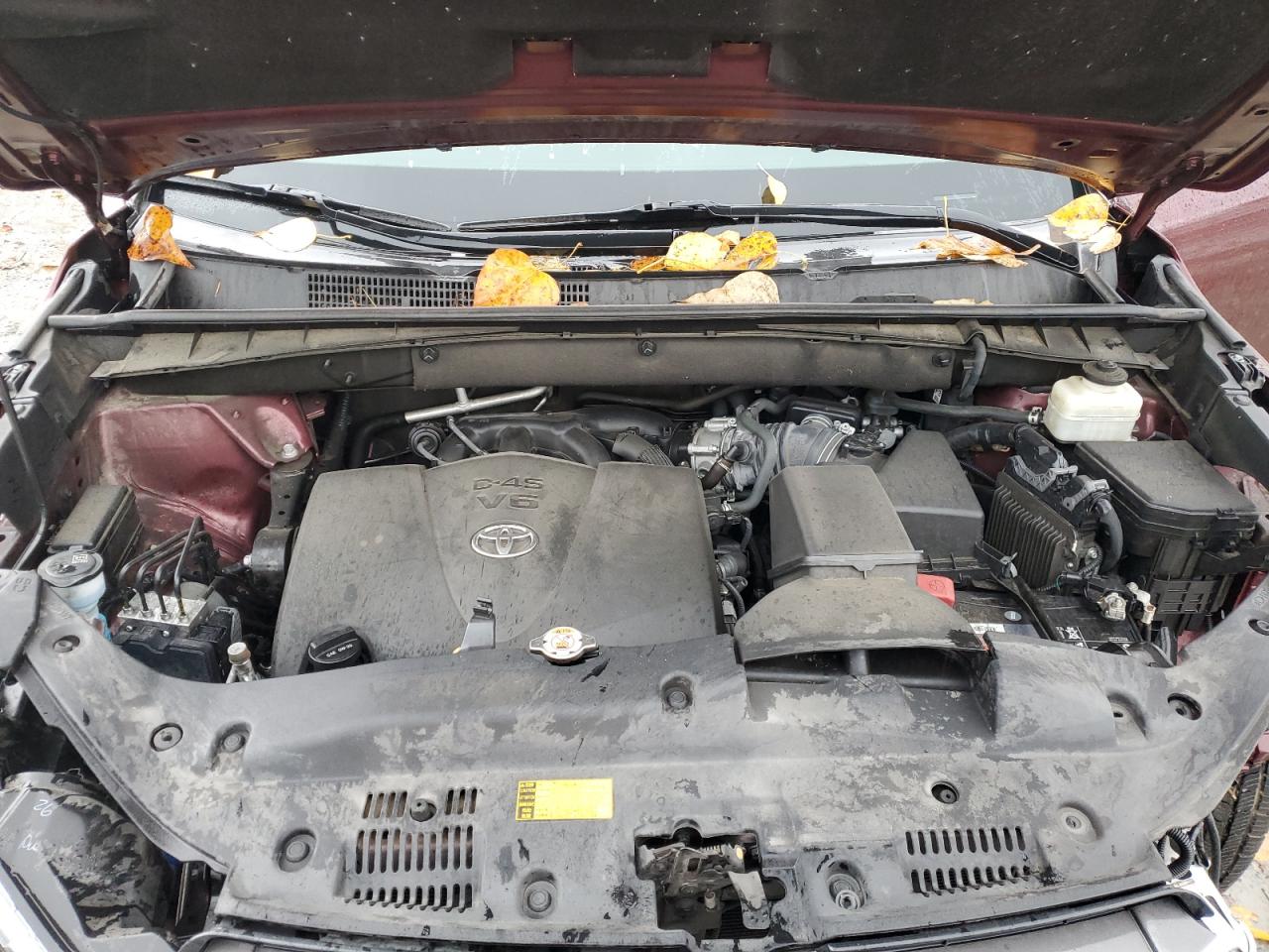 TOYOTA HIGHLANDER SE