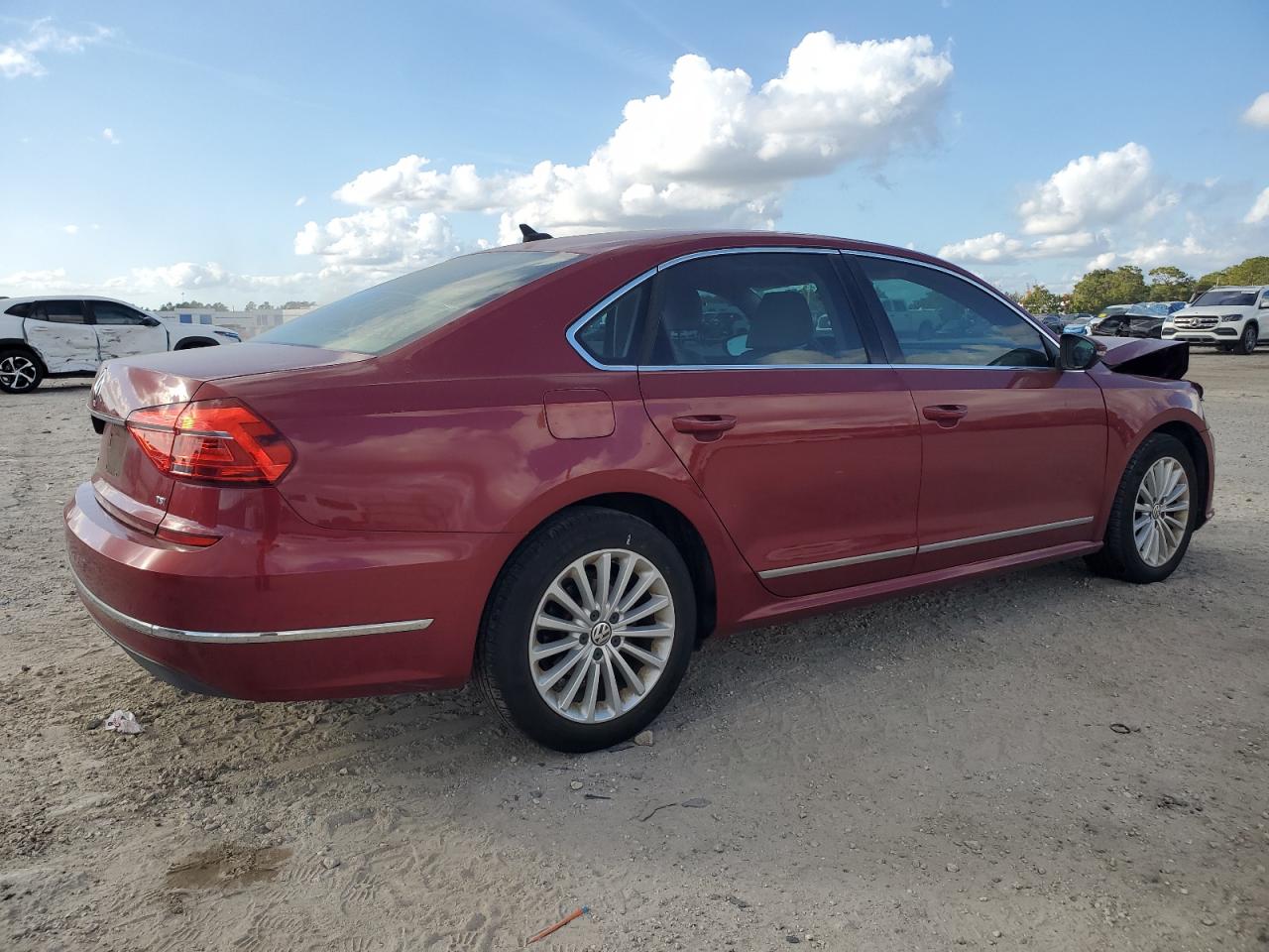 VOLKSWAGEN PASSAT SE