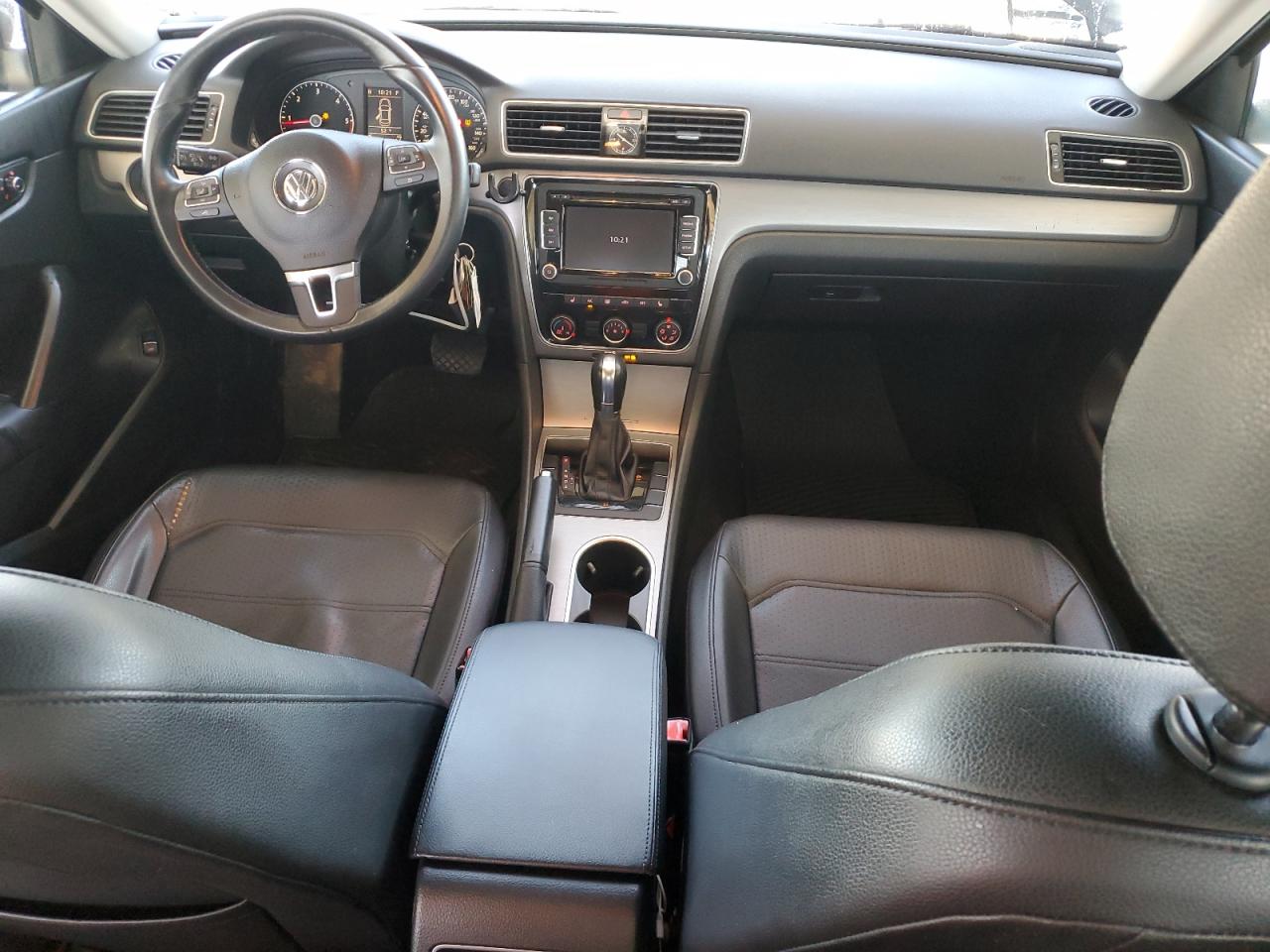 VOLKSWAGEN PASSAT SE