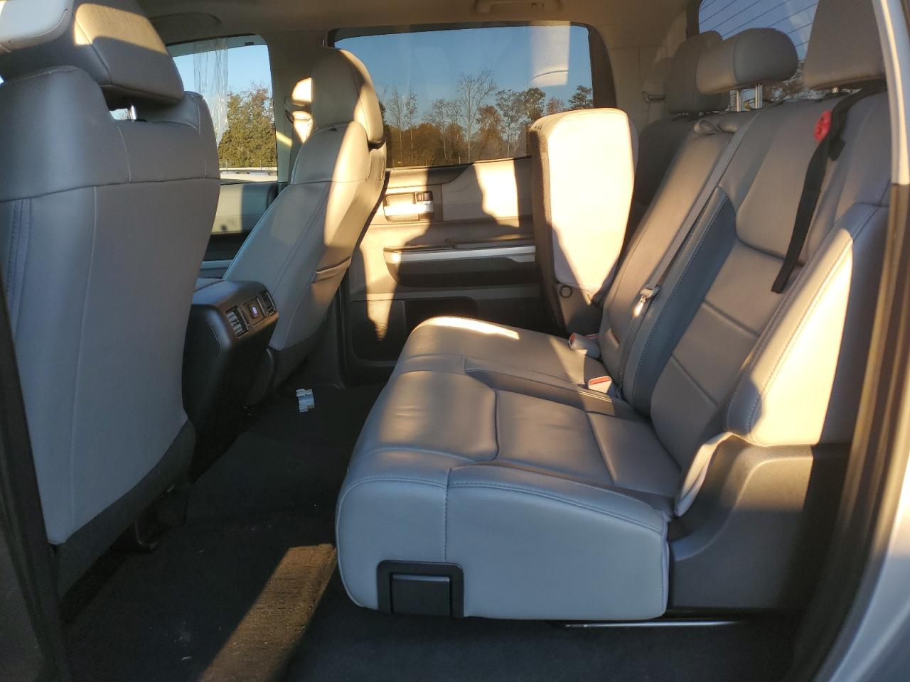 TOYOTA TUNDRA CREWMAX LIMITED