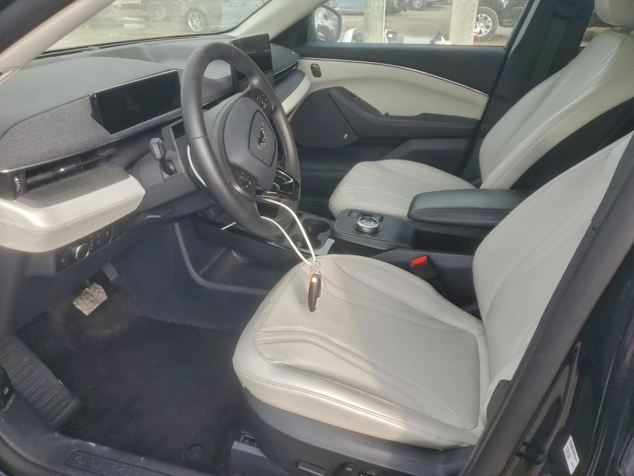 FORD MUSTANG PREMIUM