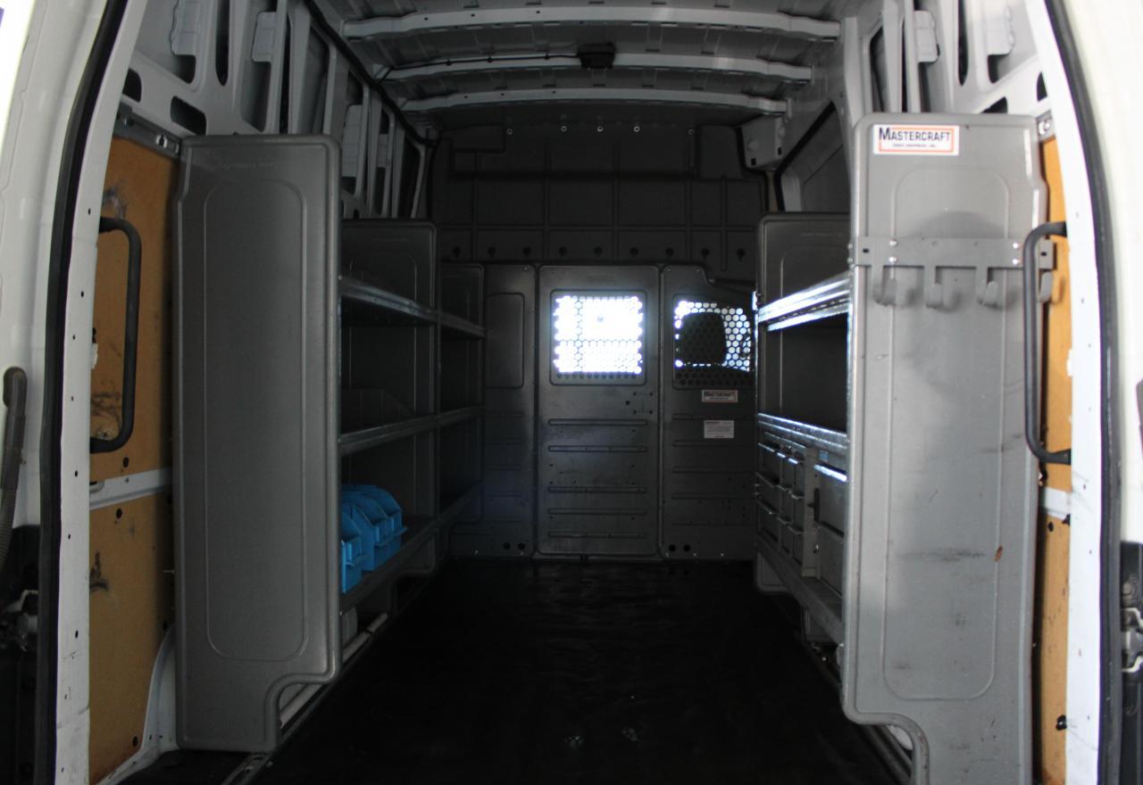 NISSAN NV2500 2500 SV