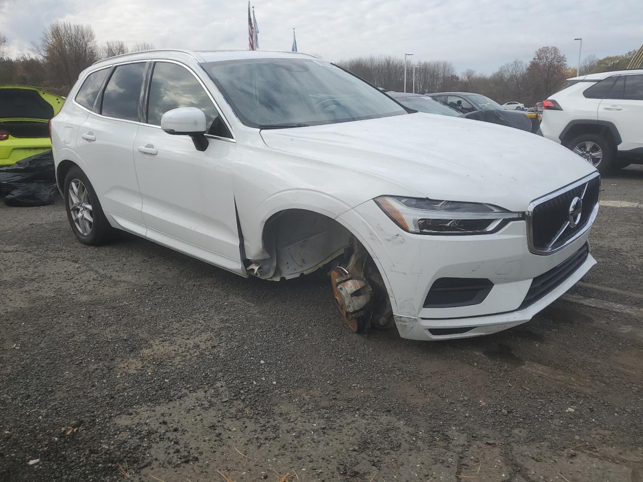VOLVO XC60 T5 MOMENTUM