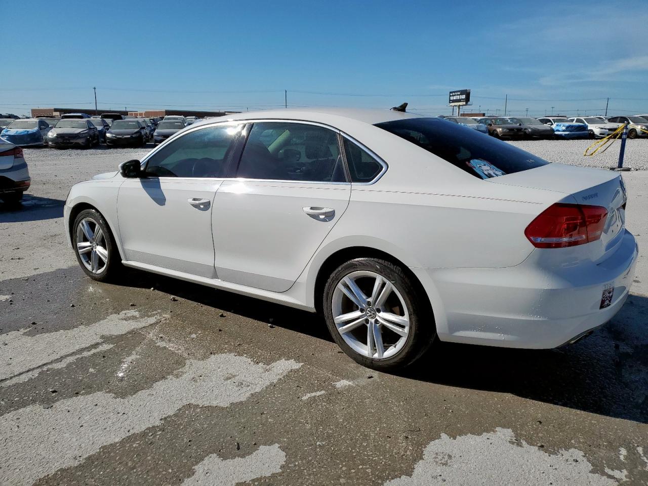 VOLKSWAGEN PASSAT SE