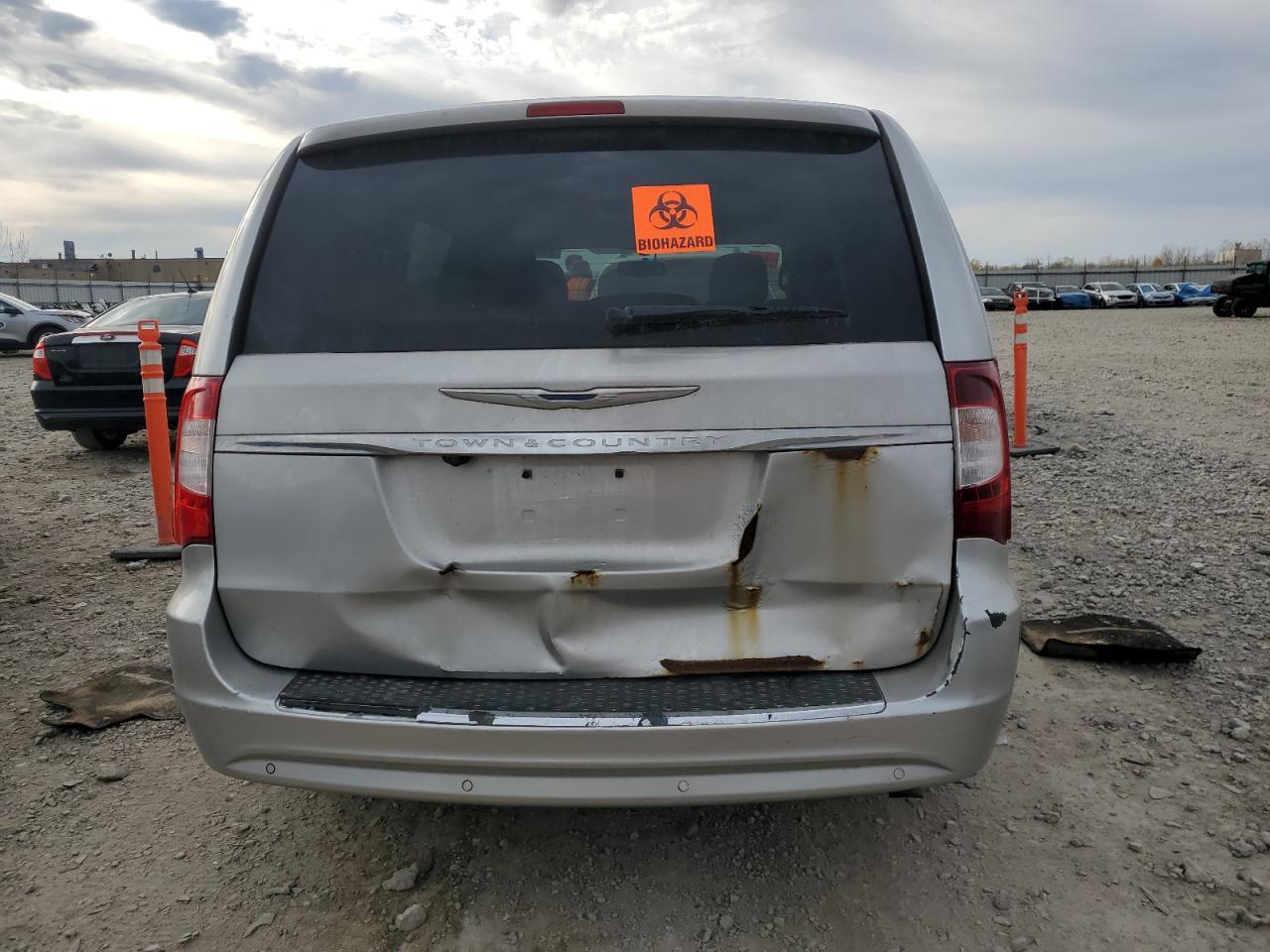 CHRYSLER TOWN & COUNTRY TOURING L