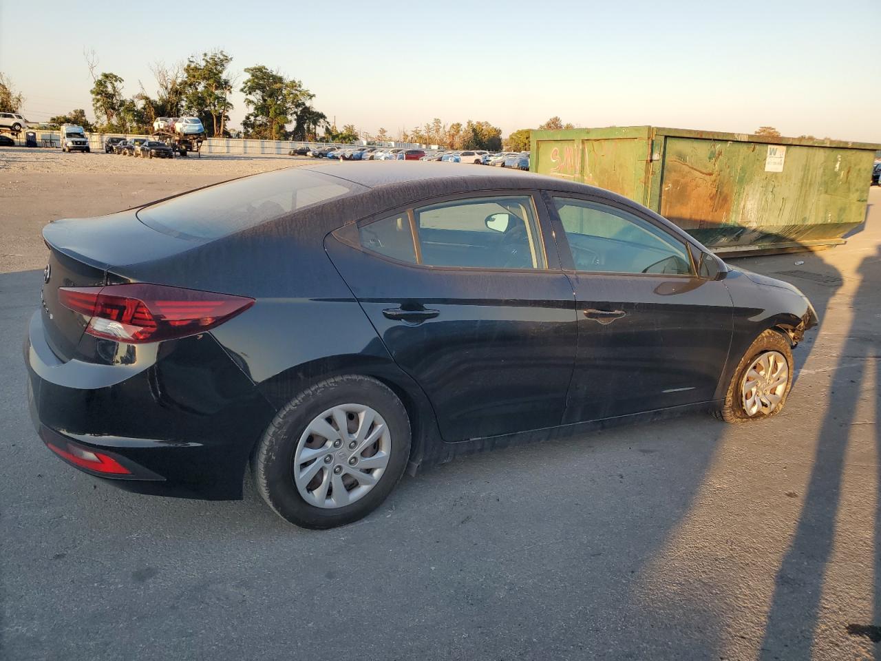 HYUNDAI ELANTRA SE