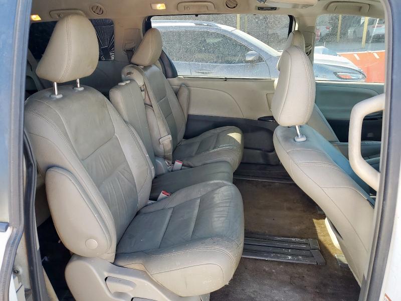 2018 TOYOTA SIENNA XLE #3292687621