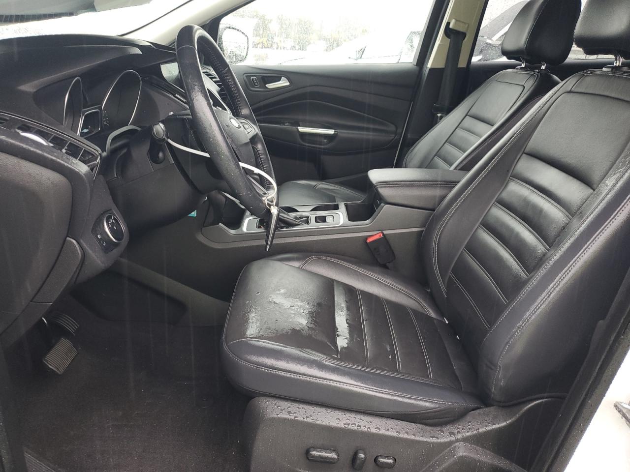 FORD ESCAPE TITANIUM