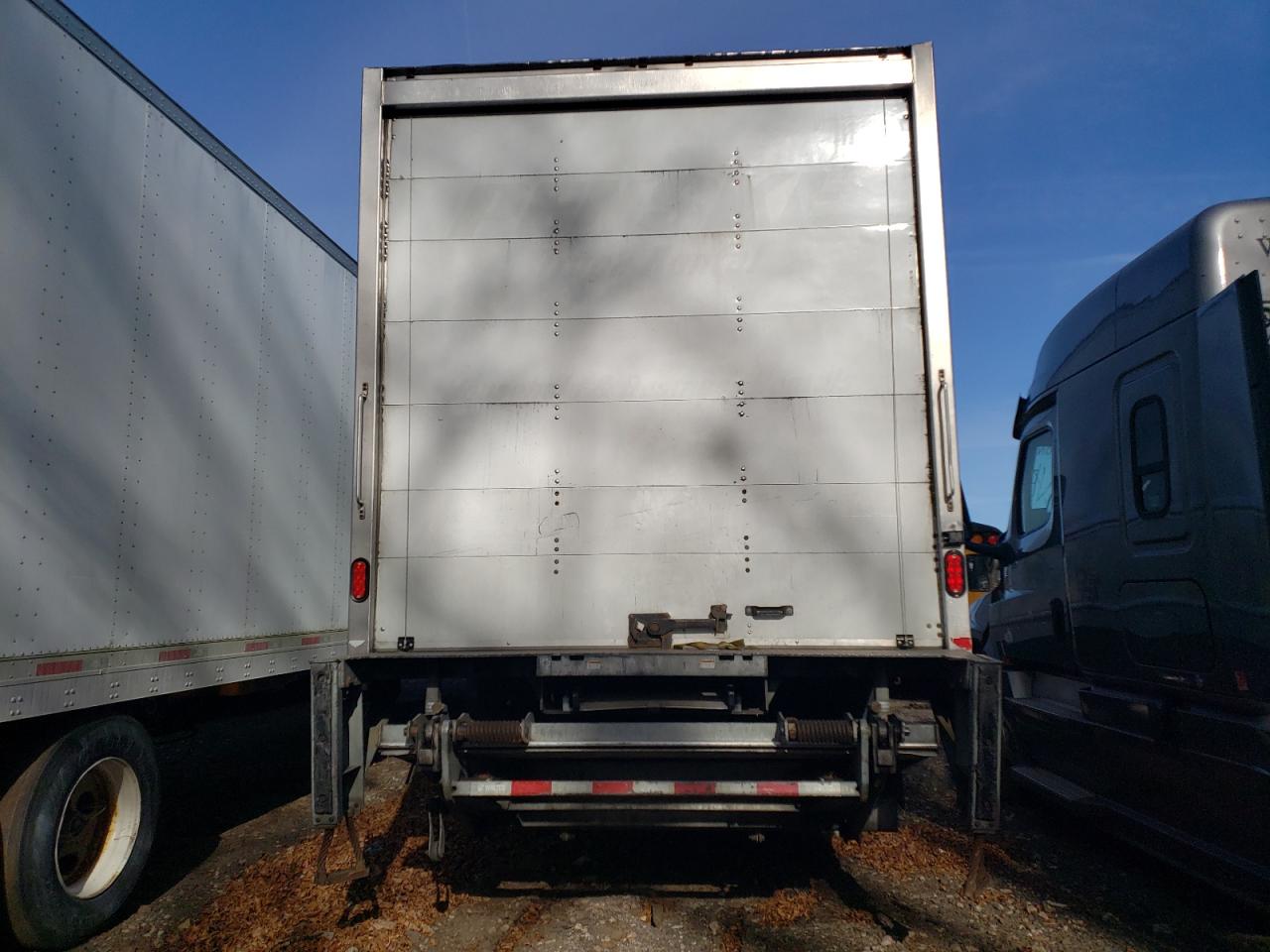 Lot #3316715424 2019 FREIGHTLINER M2 106 MED