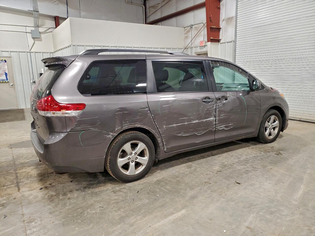 Lot #3298140182 2013 TOYOTA SIENNA LE