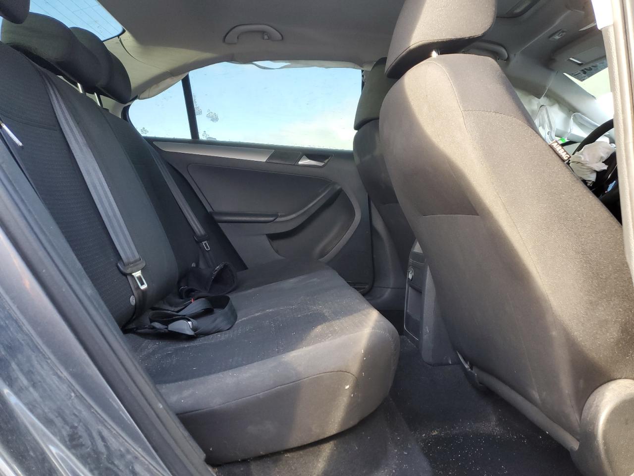 VOLKSWAGEN JETTA BASE