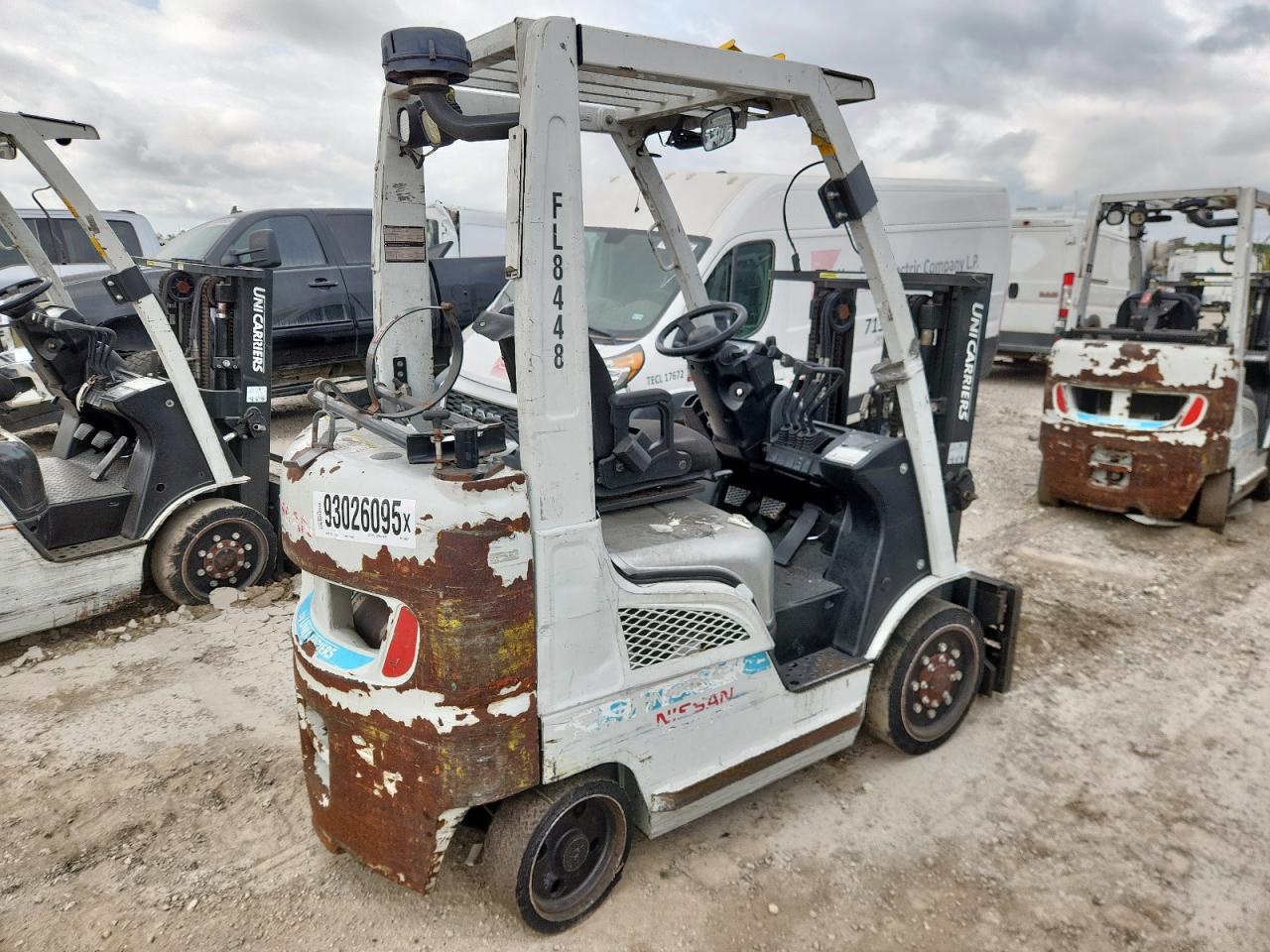 Lot #3304635942 2014 NISS FORKLIFT