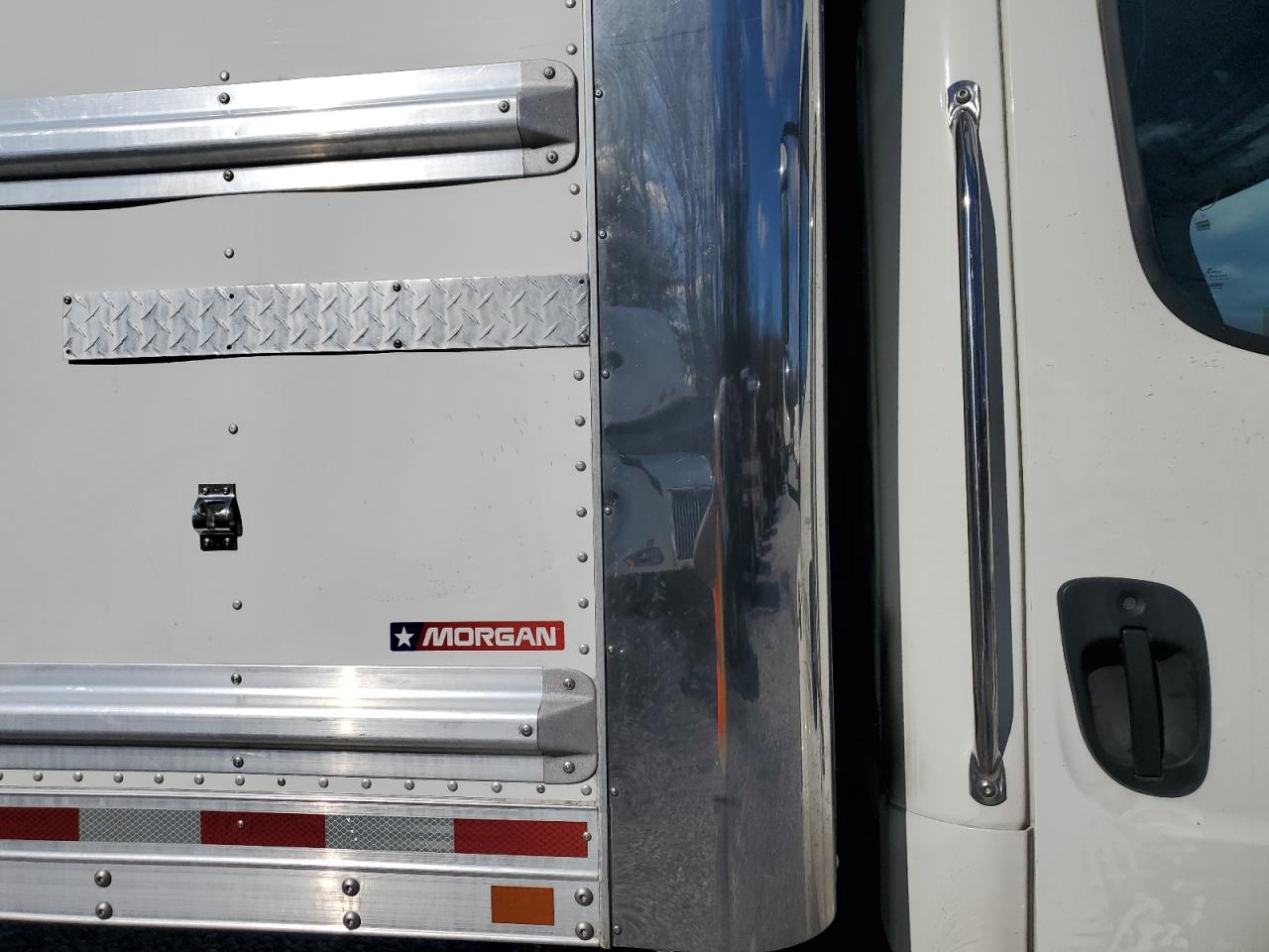 Lot #3309107154 2021 FREIGHTLINER M2 106 MED