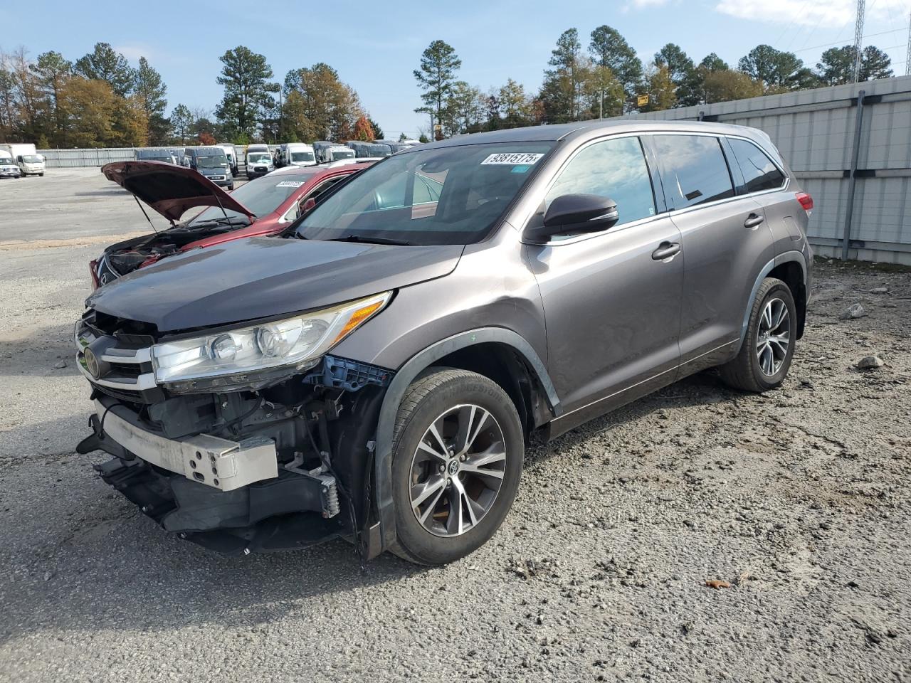 Lot #3301660654 2017 TOYOTA HIGHLANDER